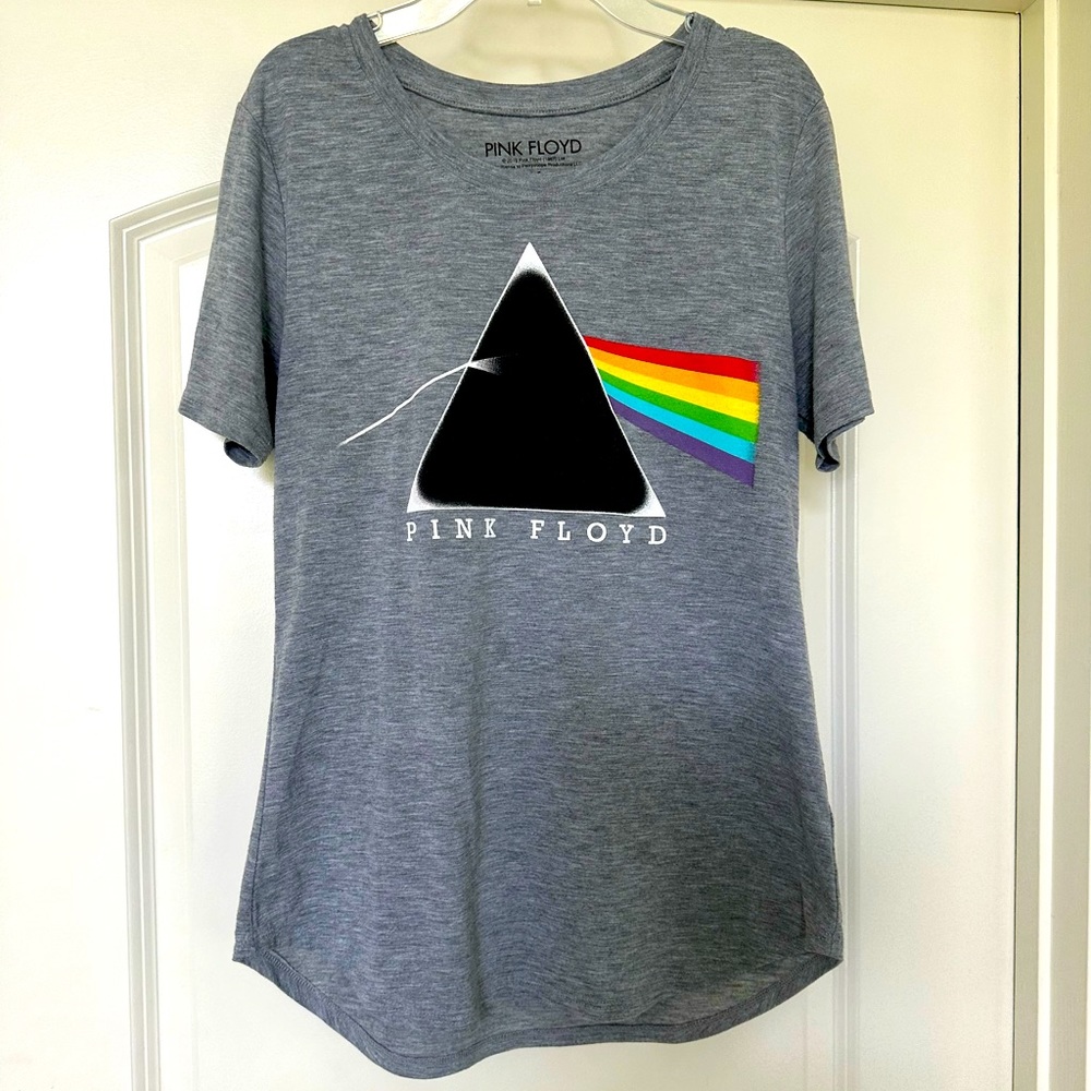 Pink Floyd - Grey Logo Tee - brand new condition! 🌈 🖤